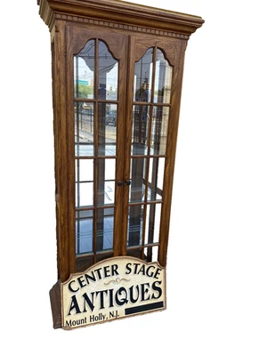 Gabinete de porcelana de curiosidades de roble 65589 Foto 1 de 4