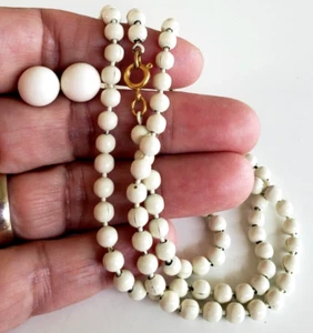 Vtg White Enamel Bead Link Necklace 24.75" & Sphere Clip Earring Gold Tone Set - Picture 1 of 7
