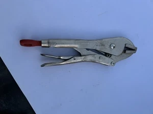 Empuñaduras de tornillo Milwaukee de 10" 48-22-3510 10 alicates de bloqueo de mandíbula curva con bloqueo de par - Imagen 1 de 4