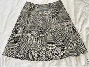 Worthington Black & White Geometric A-Line Skirt – Size 16 - Picture 1 of 4