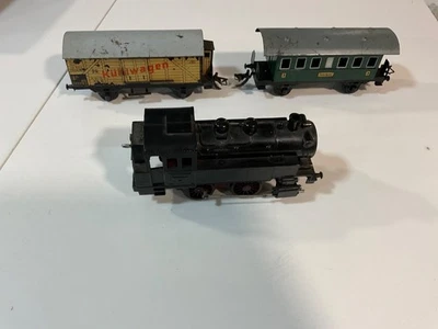 Zeuke Spur 0, Dampflok T 48 mit 2 Waggons, Uhrwerk funktioniert, kein Märklin - Bild 1 von 4