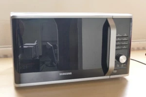 SAMSUNG 28L MICROWAVE OVEN MS28J5215AS, 1000W, LED DISPLAY, EXCELLENT CONDITION - Picture 1 of 8