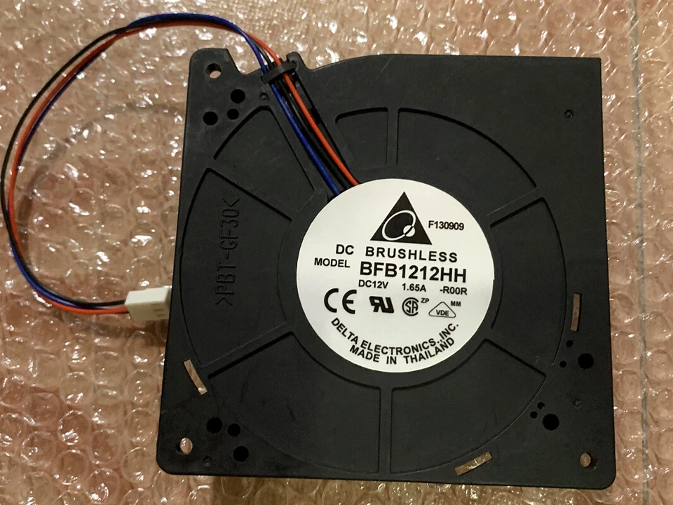 Delta BFB1212HH Brushless Cooling fan modules 120x120x32mm 12V 1.65A 3-Pin - Image 1 of 1