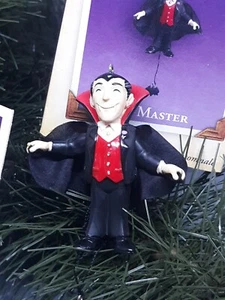 Hallmark Keepsake THE MASTER - 2004 Vampire Dracula Halloween Ornament - Picture 1 of 4