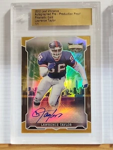 Scheda Lawrence Taylor 2022 Leaf Vibrance PROOF PRISMATIC GOLD AUTO #’d 1/1 Giants - Foto 1 di 6