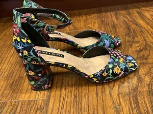 Alice + Olivia by Stacey Bendet Whitney Floral Ankle Strap Sandals Size 10 EU 40 - Picture 1 of 9