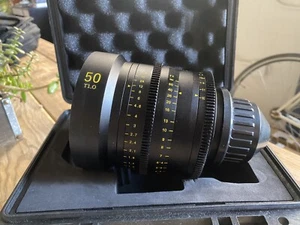 mitakon zhongyi speedmaster 50mm - PL Mount - T1.0 - Picture 1 of 4