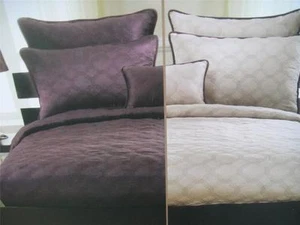 WARWICK REVERSIBLE FULL/QUEEN QUILT - PLUM/LIGHT PLUM - Picture 1 of 1