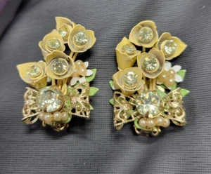 Old Vintage Painted Metal Rhinestone yellow Floral pearl Designer Clip Earrings - Picture 1 of 13