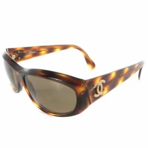 Vintage CHANEL brown frame and grey shade sunglasses with golden CC motifs - Picture 1 of 10