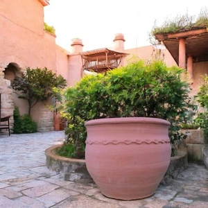 Elara | Handgefertigter Terracotta Pflanzgefäß, frostfester Pflanzkübel Höhe 35 - Bild 1 von 5