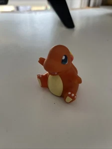 Figuras Pokémon 2000 Vintage Charmander Slider Roller Ball OddzOn TM y Nintendo - Imagen 1 de 2