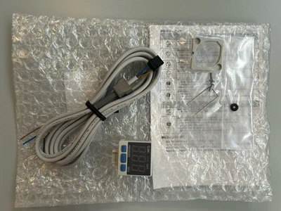 SMC Pressure Switch 1.5MPa, 12 -  24V dc, IP40 10 bar - Image 1 of 4