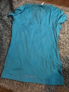 Small türkisfarbenes Under Armour kurzärmliges Damenshirt mit V-Ausschnitt - Bild 1 von 4