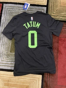 Camiseta Nike Jayson Tatum Boston Celtics #0 The Nike Tee para hombre talla pequeña - Imagen 1 de 6