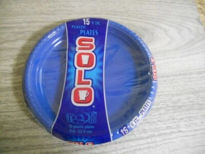 SOLO 9 INCH PLASTIC PLATES 15 BLUE - Image 1 of 2