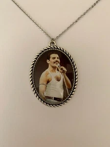 Freddie Mercury Queen silver necklace retro vintage bohemian rhapsody - Bild 1 von 4