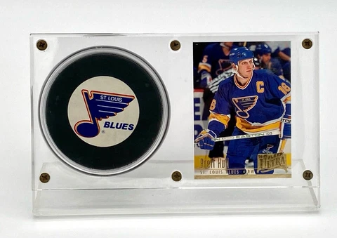 Brett Hull 1994-95 NHL Card #183 & St. Louis Blues NHL Puck in display case Cover