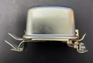 WELL 1V1028 NEW Voltage Regulator 12 V NEG - Picture 1 of 4