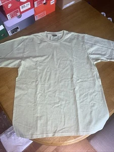 Grünes T-Shirt Stussy Gr. Medium Neu ohne Etikett - Bild 1 von 3
