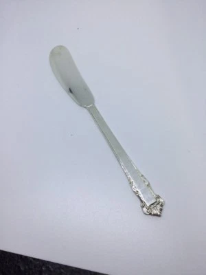 Cuchillo esparcidor de mantequilla Lunt English Shell de plata de ley de colección Foto 1 de 2