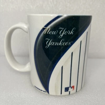Taza Jersey Hunter/MLBP 2007 New York Yankees Logo Blanco Azul Foto 1 de 4