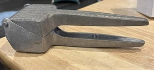 VINTAGE Ice Crusher Cast Aluminum 2 Piece Hammered Metal BAR WARE MAN CAVE MCM - Picture 1 of 9