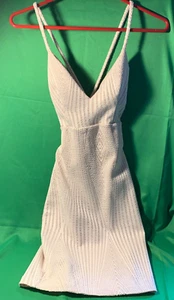 NUEVO MINI VESTIDO JUNIOR/MUJER DELICADO HOOLIGAN CROCHET TALLA PEQUEÑO ¡LINDO!! - Imagen 1 de 5