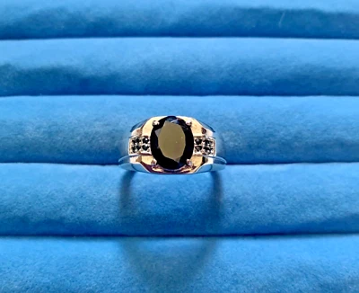 Anillo unisex de espinela negra tailandesa en acero inoxidable - talla 10 (4,85 ctw.) Foto 1 de 4