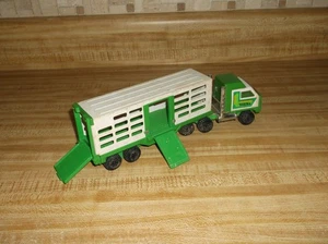 Vintage 1998 Tonka Truck & Horse / Animal Trailer 811974-A Green and White - Picture 1 of 14