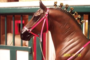 Jaapi HOT PINK halter w/lead - fits Breyer/Peter Stone BIG drafter - Picture 1 of 1
