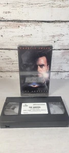 The Arrival (VHS) Charlie Sheen. RARE PROMO/DEMO/SCREENER TESTED - Picture 1 of 8