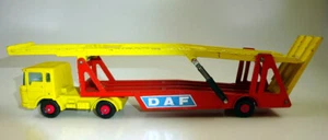 Matchbox Kingsize K-11 DAF Trasportatore auto giallo e arancione - Foto 1 di 8
