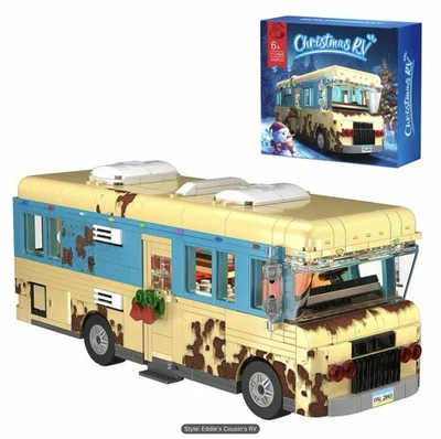 Cousin Eddie’s Christmas RV – Classy as a Clip-On Tie! Building Block Set 535 pc - Image 1 of 4