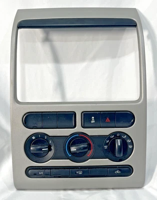 2007-2010 Ford Edge OEM Temperature Climate Control Unit W/Bezel - Image 1 of 4