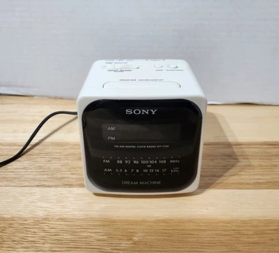 Sony Dream Machine FM/AM Radio ICF-C120 - Image 1 of 4