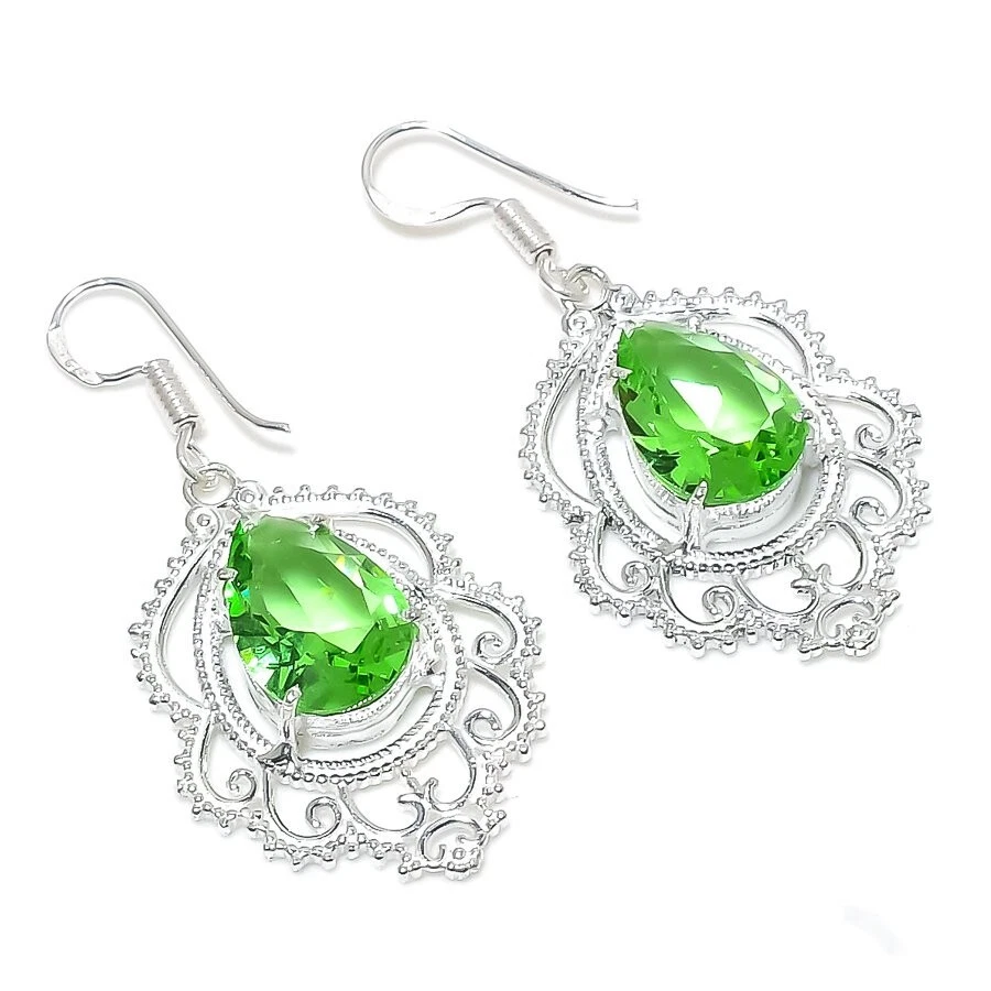 Pendiente de joyería de plata de ley 925 hecho a mano con piedras preciosas granate tsavorita talla 1,5" Foto 1 de 1