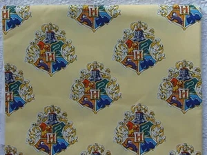 NEW & HTF Camelot Fabrics HARRY POTTER YELLOW HOGWARTS CRESTS *100% Cotton FQ* - Picture 1 of 2