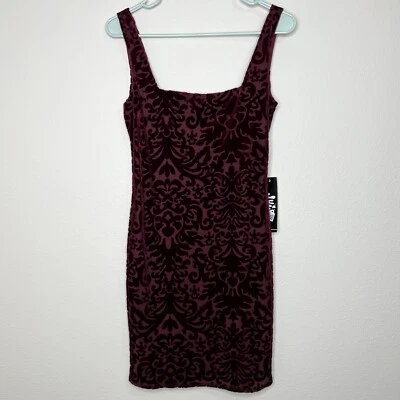 Vestido Vaina Jump Apparel Rojo Borgoña Terciopelo Burnout Sin Mangas Cuello Cuadrado Nuevo con Etiquetas Foto 1 de 4