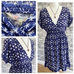 Mantaray Tunic Top Size S Blue White Palm Trees Elasticated Summer Holiday VGC - Picture 1 of 17