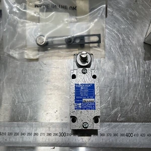 Interruptor de límite giratorio/rodillo Sigma Controls Eurolock DPCO - 600VAC 10A - sin usar - Imagen 1 de 6