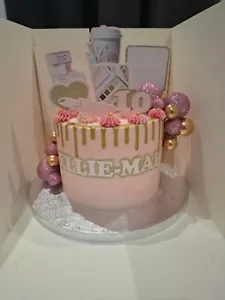 Cake pick set, Plouise P Louise layered cake topper personalised name and age - Picture 1 of 5