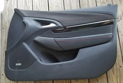 Panel de puerta lateral derecho del pasajero Chevrolet SS 2015 Foto 1 de 4