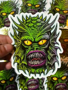 Pegatina de vinilo troquelada Frankenhorrors Swamp Beast Creature 5" terror clásico - Imagen 1 de 7