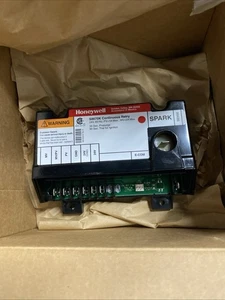 Brand New Sealed Lennox 30W33 OEM Ignition Control Kit LB-90701C - Picture 1 of 7