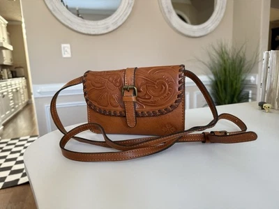 PATRICIA NASH LEATHER HAND TOOLED crossbody/Wallet Detachable Strap - Image 1 of 4