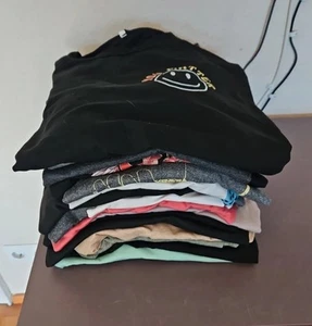 18 T-Shirts Gr. 50/52 - Bild 1 von 8