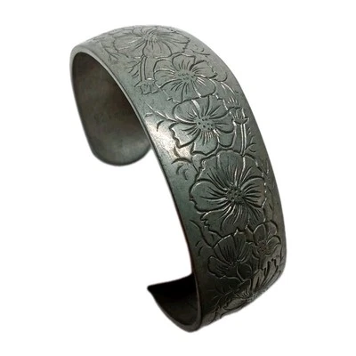 Vintage Kirk Stieff Pewter Cuff Bracelet Flowers Cosmos 900-10 Signed Etched - Image 1 of 4