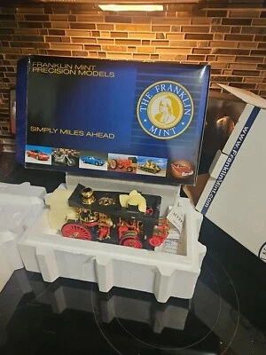 Franklin Mint 1:24 2005 Christmas Fire Engine Truck LE w box b11e034 - Image 1 of 4