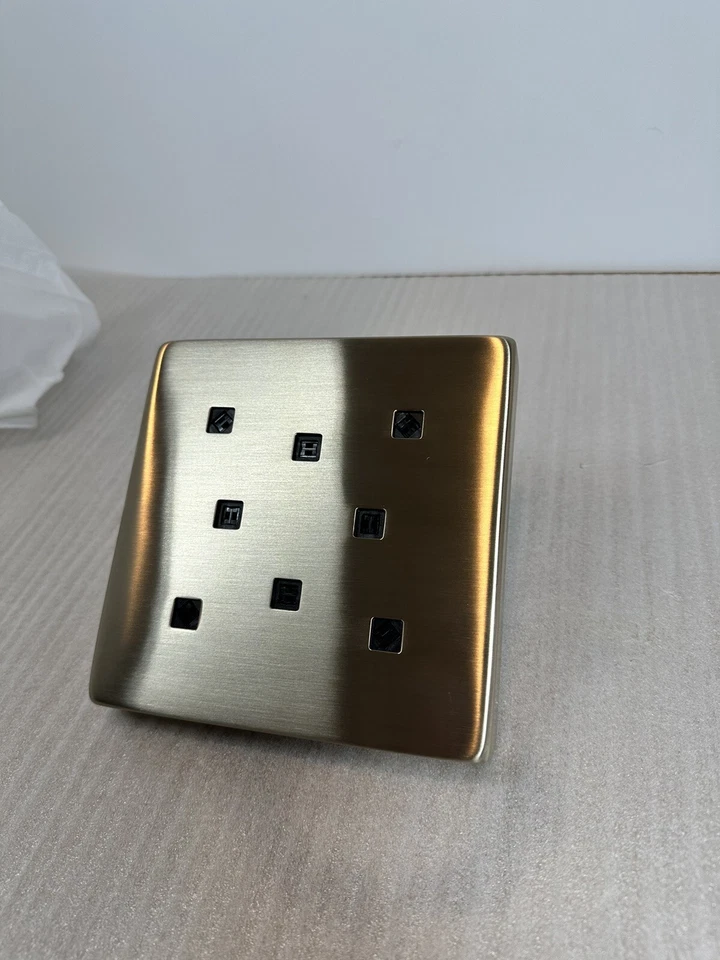 Delta 52171-CZ-PR Universal Showering 1.75 GPM Single Function Shower Head - Image 1 of 4